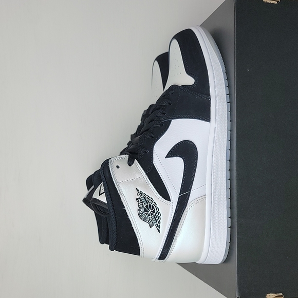 Air Jordan 1 Mid SE White Black Diamond Men's Basketball Shoes - Picture 3 of 6